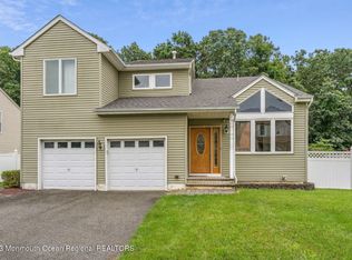 76 Heritage Dr, Howell, NJ