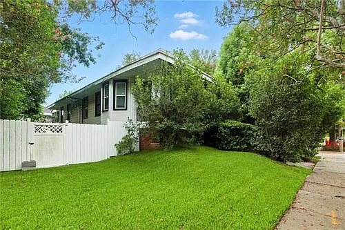 1438 Broadway St Photo 1