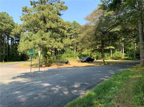 27 Guardshore Rd, Bloxom, VA 23308