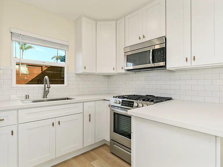 1010 S Tremont St #B — Photo 2