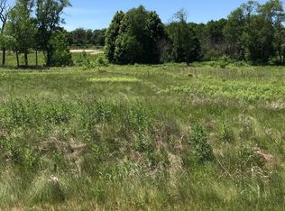 1441 W Longwood Dr, Bull Valley, IL 60098