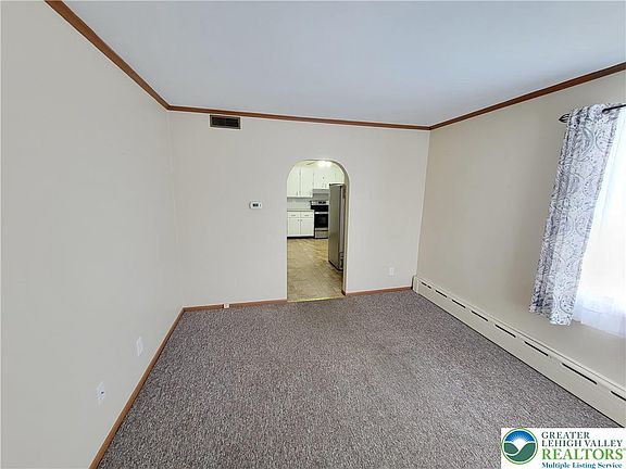 3rd image of 712 Chestnut St