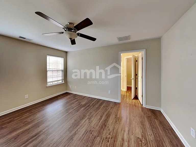 484 Albion Cir — Photo 10