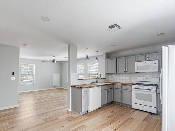 3rd image of 5106 Avenue O