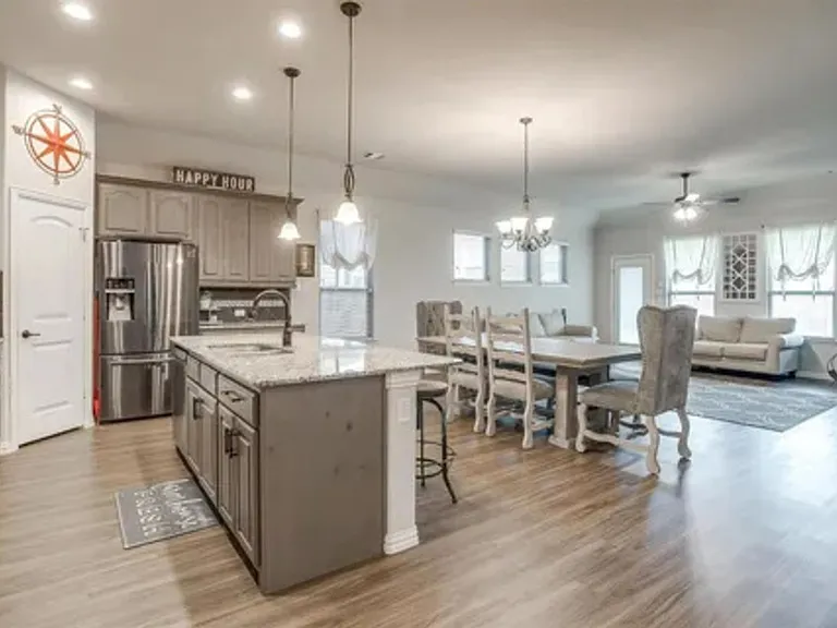 202 Camden St — Photo 4