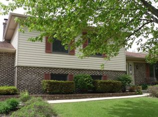 504 Fennel Ln, Schaumburg, IL 60193