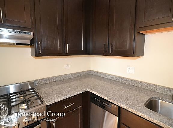 3rd image of 4737 N Hermitage Ave #1ground