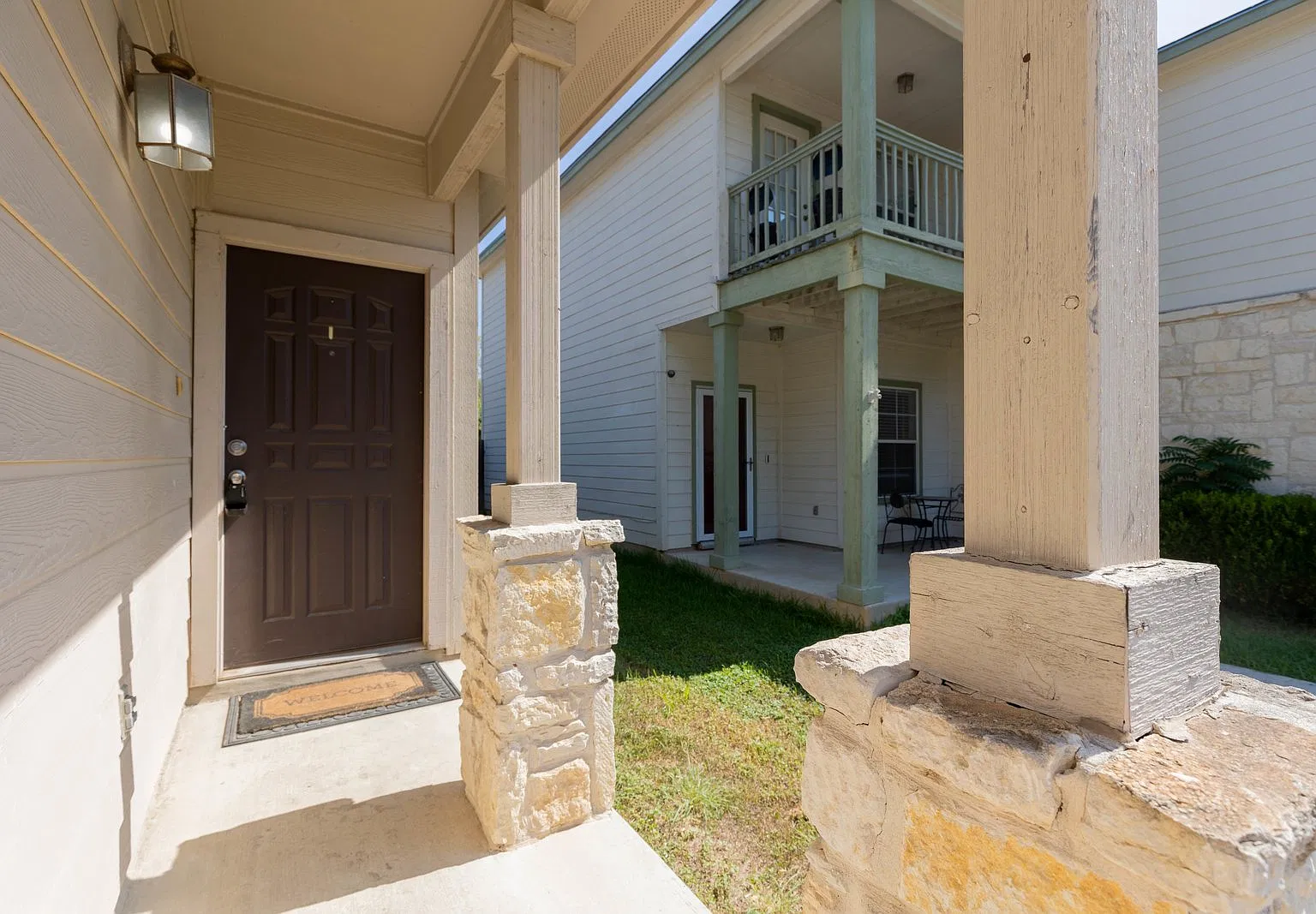 3 bed, 2.0 bath, 1572 sqft, $1,700 — Photo 3
