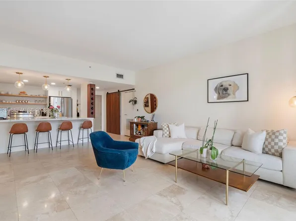 2650 SW 37th Ave APT 406, Miami, FL 33134
