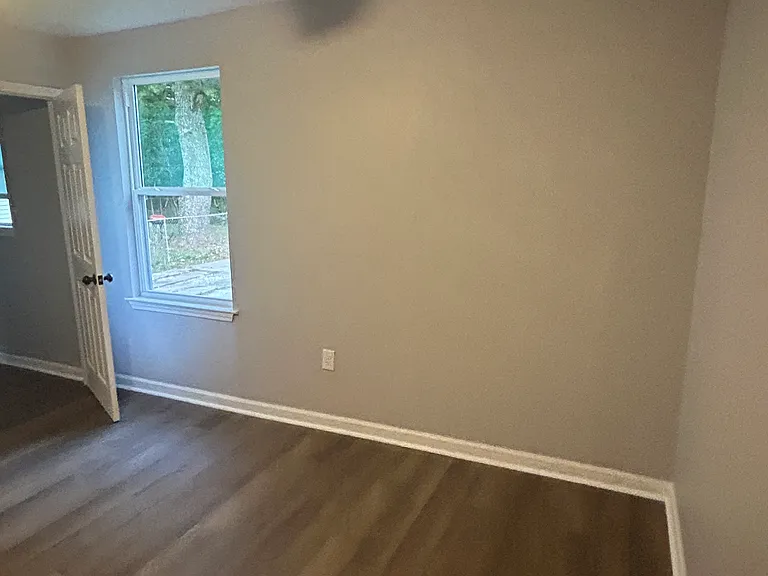 3412 Charles St — Photo 4