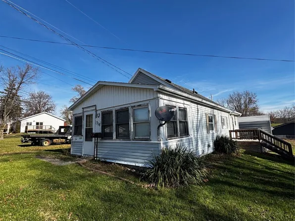 318 S 15th St, Chariton, IA 50049