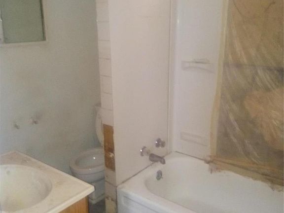 5th image of 5660 Helen Ave