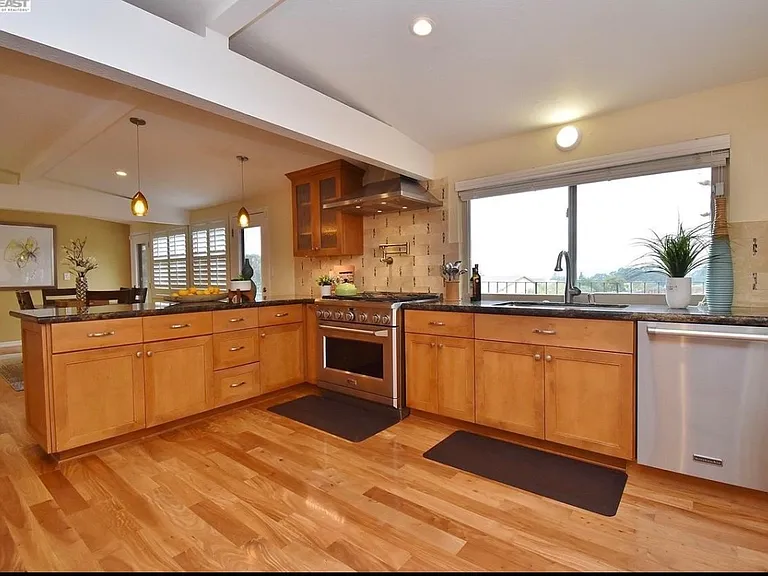 25354 Rick Way — Photo 8