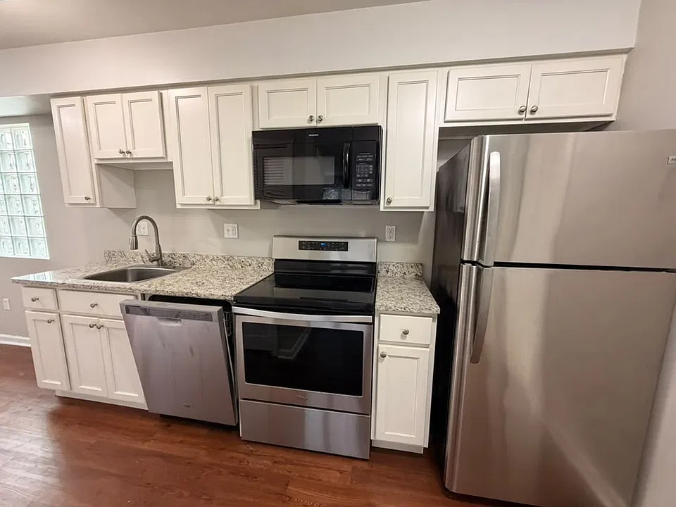 204 Cherry St #12B
