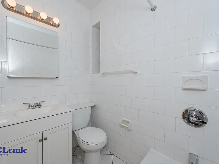 141 E 26th St #3F — Photo 2