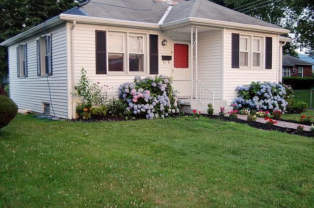 9 Radcliff Rd photo 1
