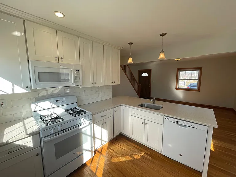 280 Washington Ave — Photo 7