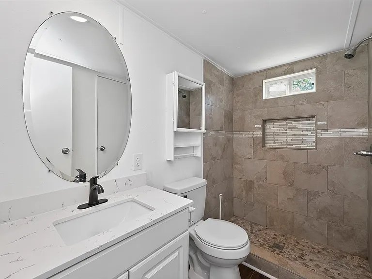 208 Yaupon Hbr — Photo 9