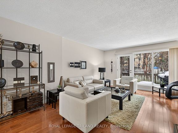 4th image of 676 Wonderland Rd S