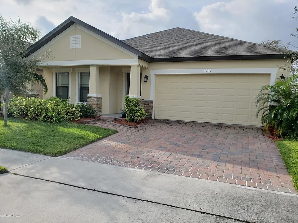 3935 Harvest Cir