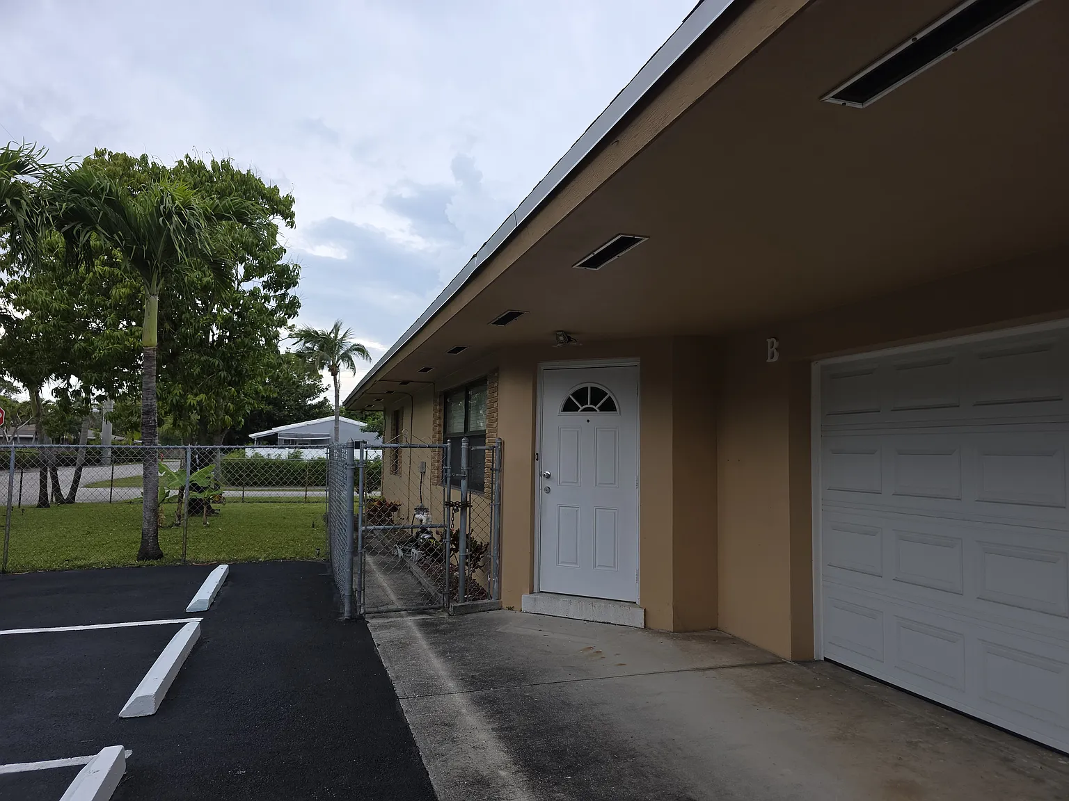 2 bed, 1400 sqft, $2,500 — Photo 1