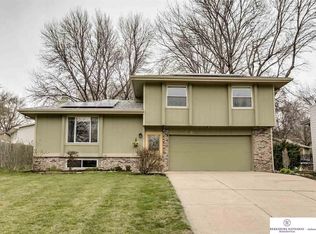 7562 Drexel St, Ralston, NE 68127