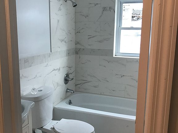 4th image of 11937 217th St