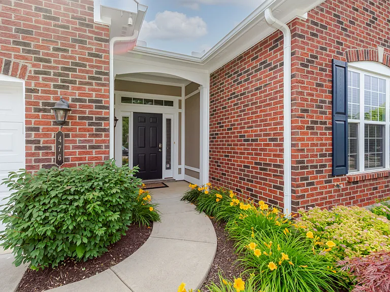 476 Carrick Dr — Photo 37