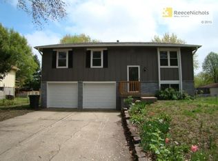 1015 Oat Ln, Buckner, MO 64016