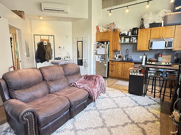 4th image of 20-26 Sunnyside St #15