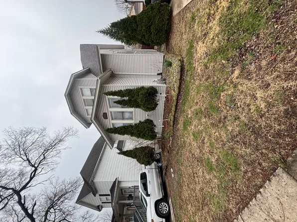 2726 S 60th Ct, Cicero, IL 60804