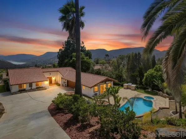 2450 Vista Lago Ter, Escondido, CA 92029