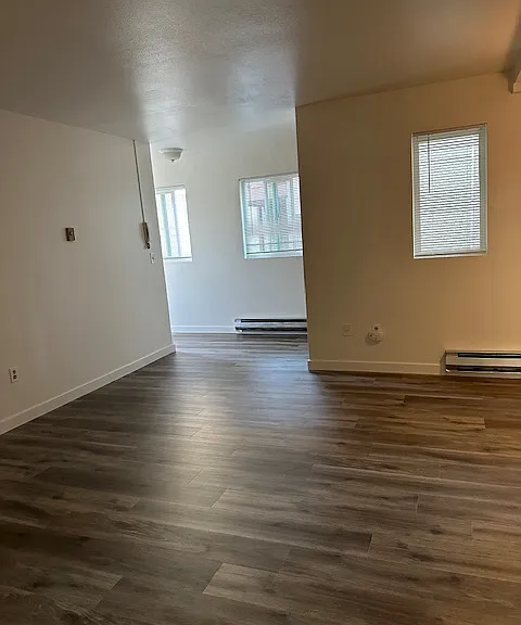 5028 11th Ave NE #13 — Photo 6