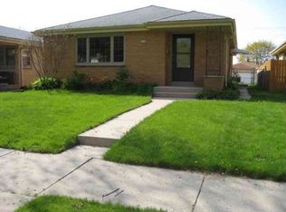 8926 W Grantosa Dr, Milwaukee, WI