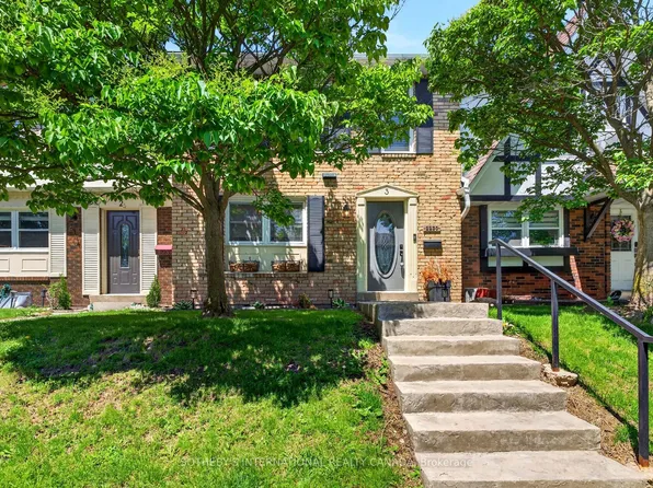 2230 Upper Middle Rd #3, Burlington, ON L7P 2Z9
