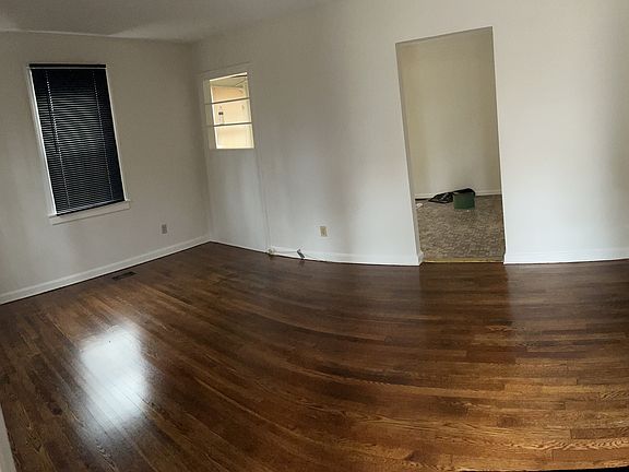 2nd image of 409 Colleton Rd