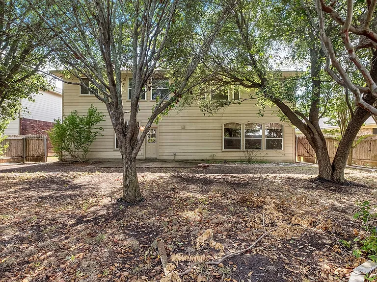 4229 Kingsburg Dr — Photo 33