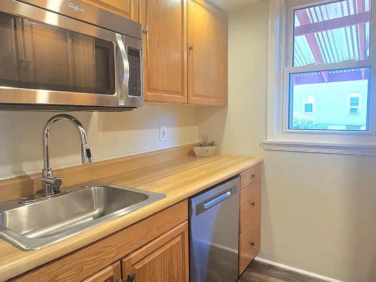 542-544 Deacon St #542 — Photo 9