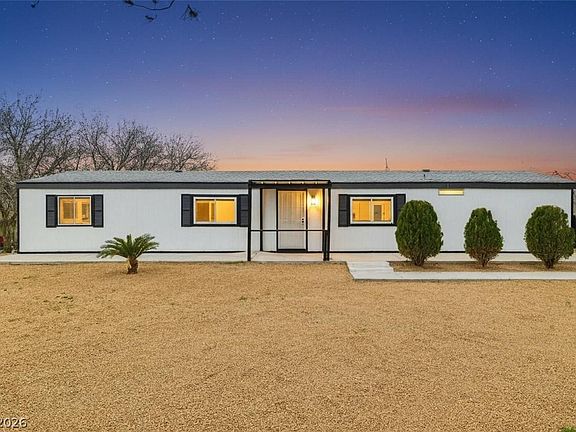 3rd image of 3940 Point Dr