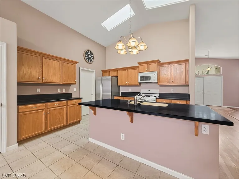 1037 Blue Lantern Dr — Photo 7