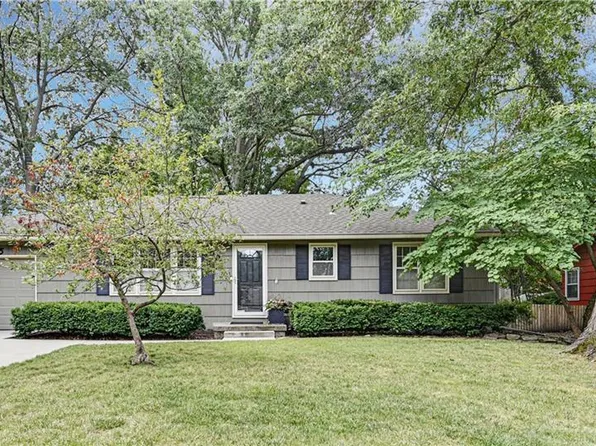 7715 W 96th St, Overland Park, KS 66212