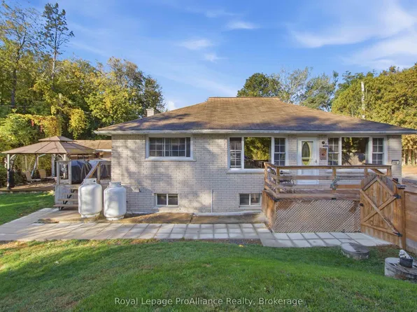114 Catherine St, Quinte West, ON K8V 5L1
