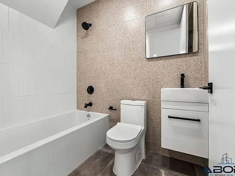 242 Montrose Ave #1A — Photo 9