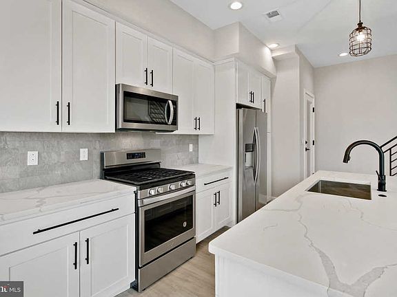 4th image of 2537 Grays Ferry Ave #2
