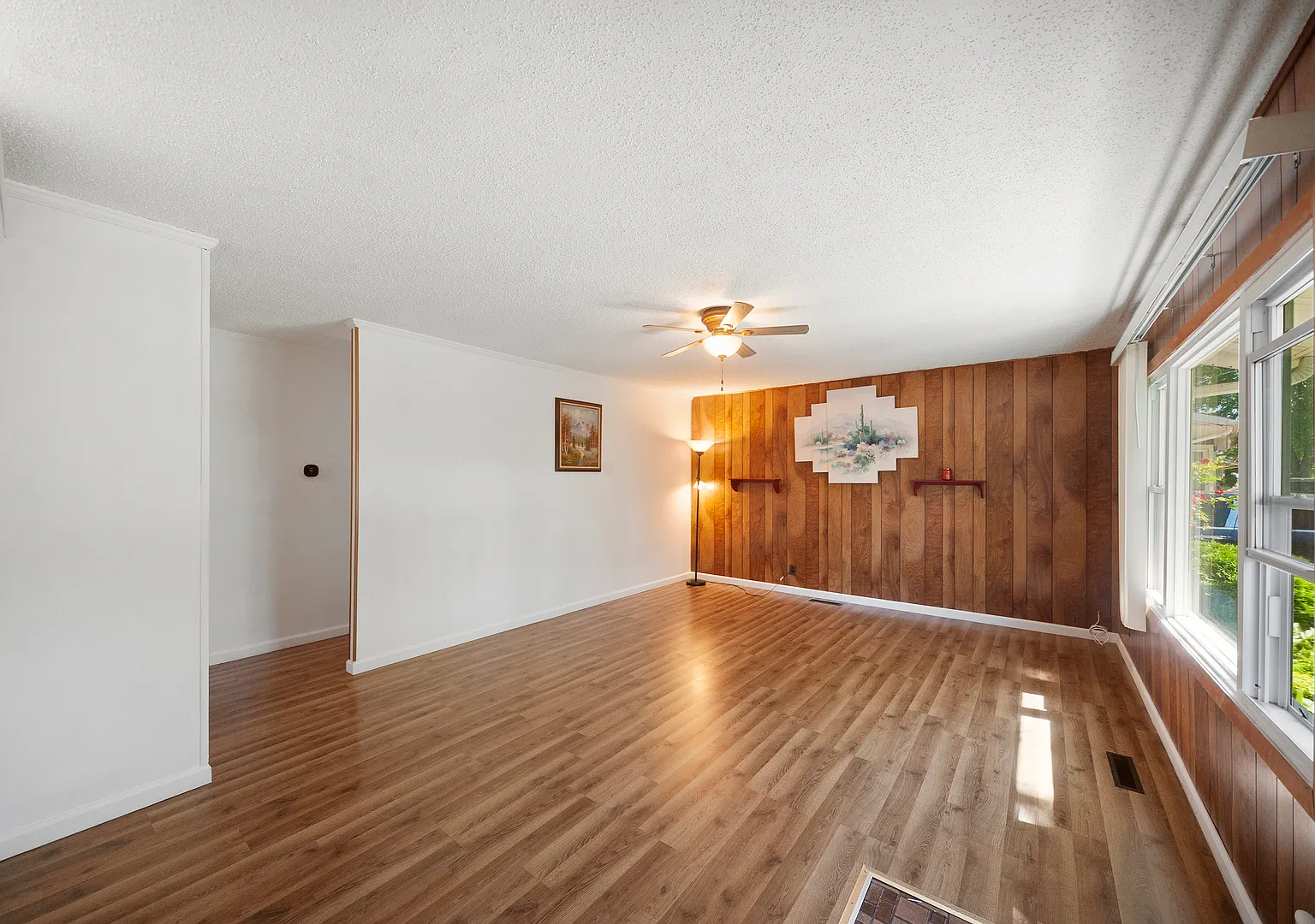 3 bed, 1060 sqft, $2,450 — Photo 3