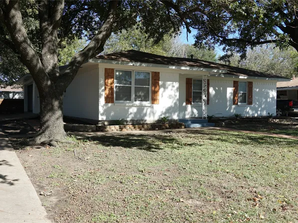 1405 Crestview Dr, Kaufman, TX 75142