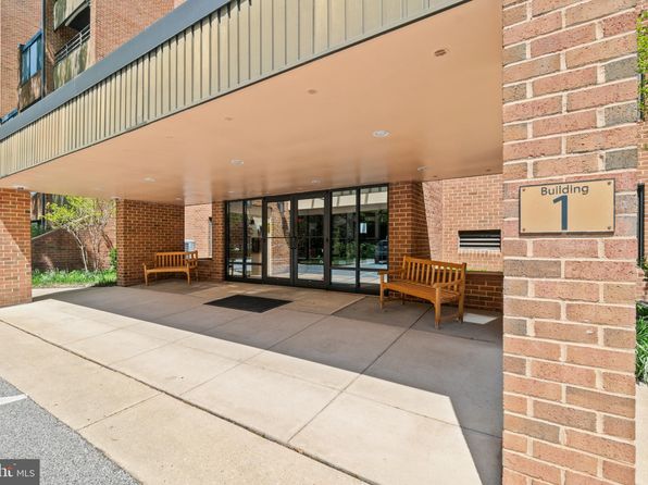 1 Southerly Ct APT 404, Towson, MD 21286