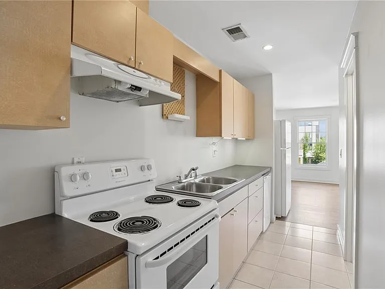 292 Fortune St NE #C — Photo 8