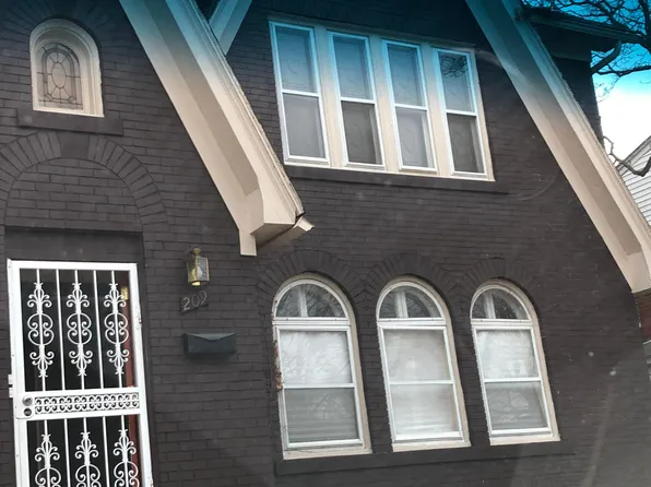 207 Piper Blvd, Detroit, MI 48215