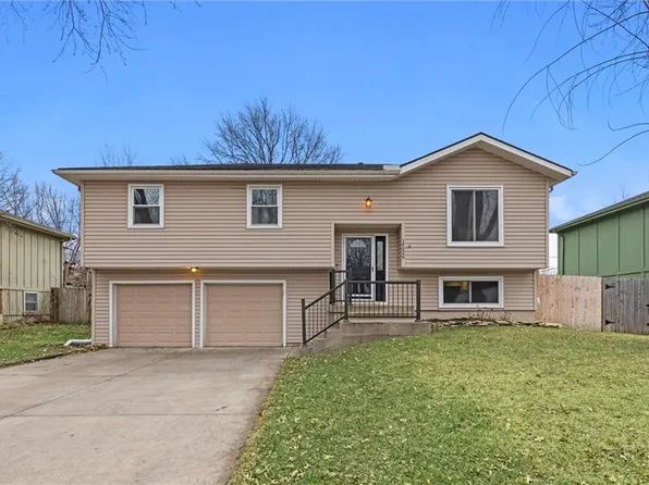 16026 W 153rd Ter, Olathe, KS 66062
